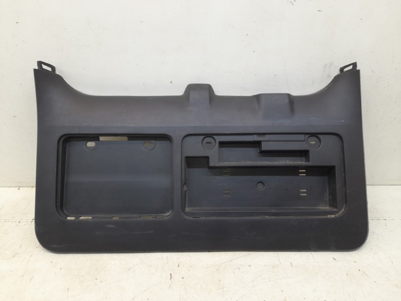 Обшивка крышки багажника