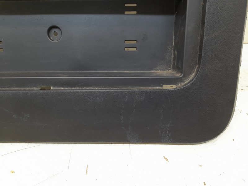 Обшивка крышки багажника