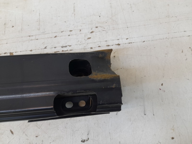 Усилитель заднего бампера