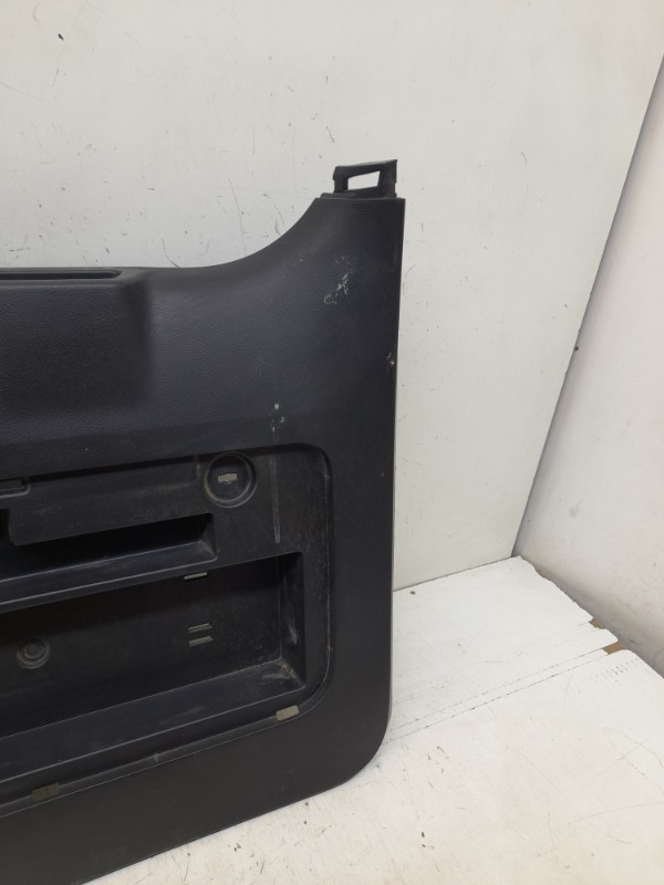 Обшивка крышки багажника