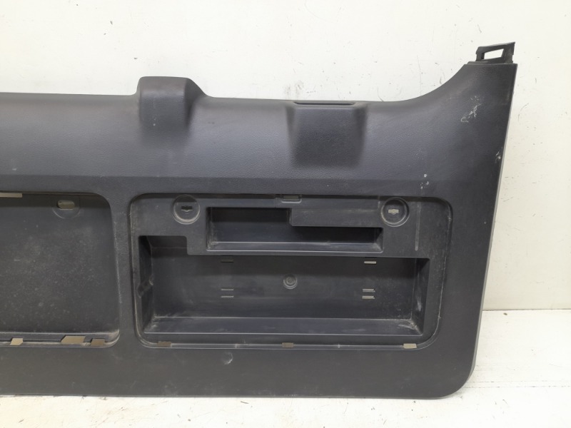 Обшивка крышки багажника