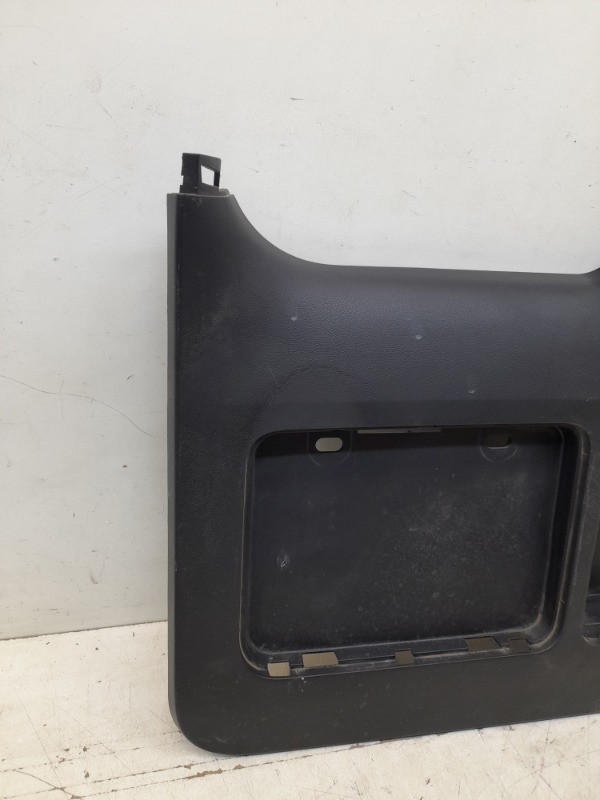 Обшивка крышки багажника