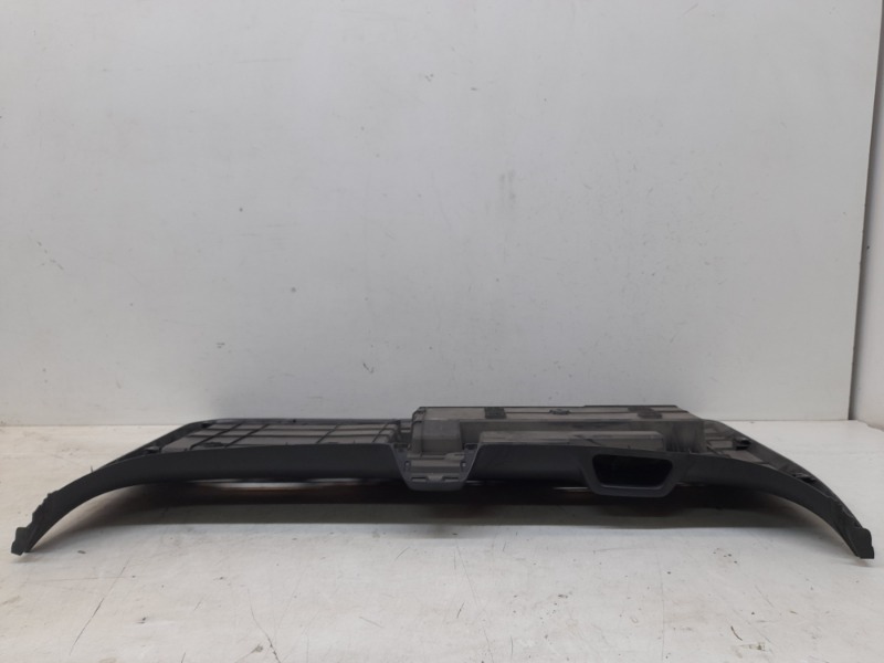 Обшивка крышки багажника