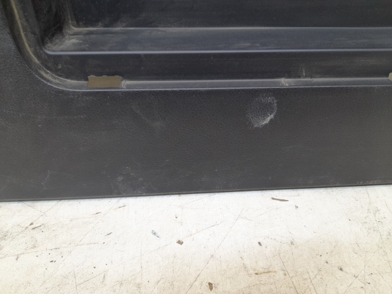 Обшивка крышки багажника