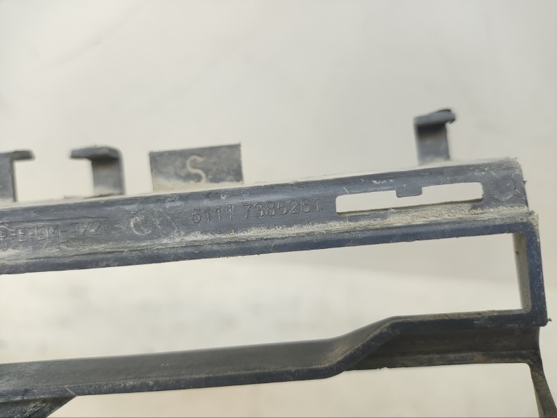 Решетка в бампер левая