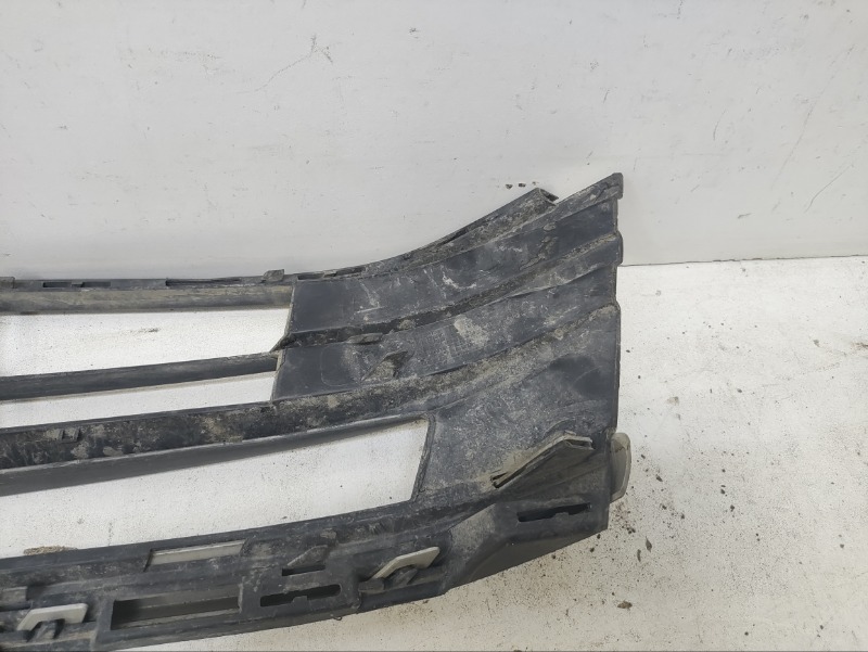 Решетка в бампер левая