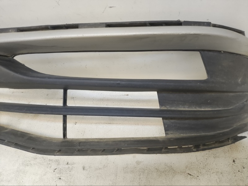 Решетка в бампер левая