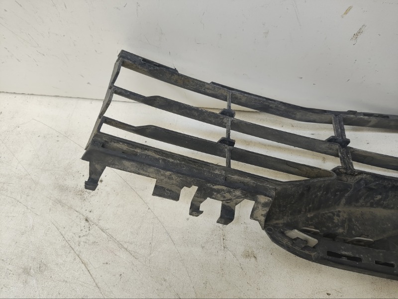 Решетка в бампер левая