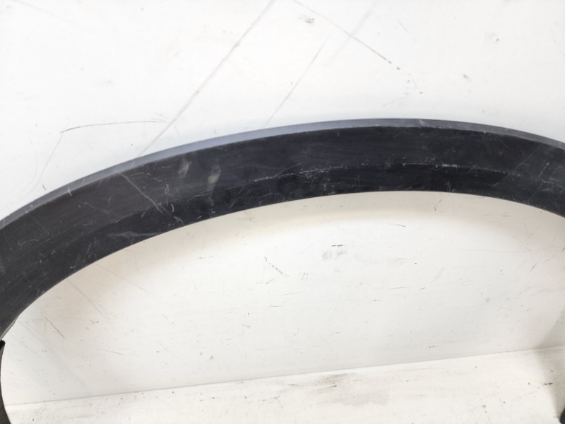 Накладка переднего крыла правого