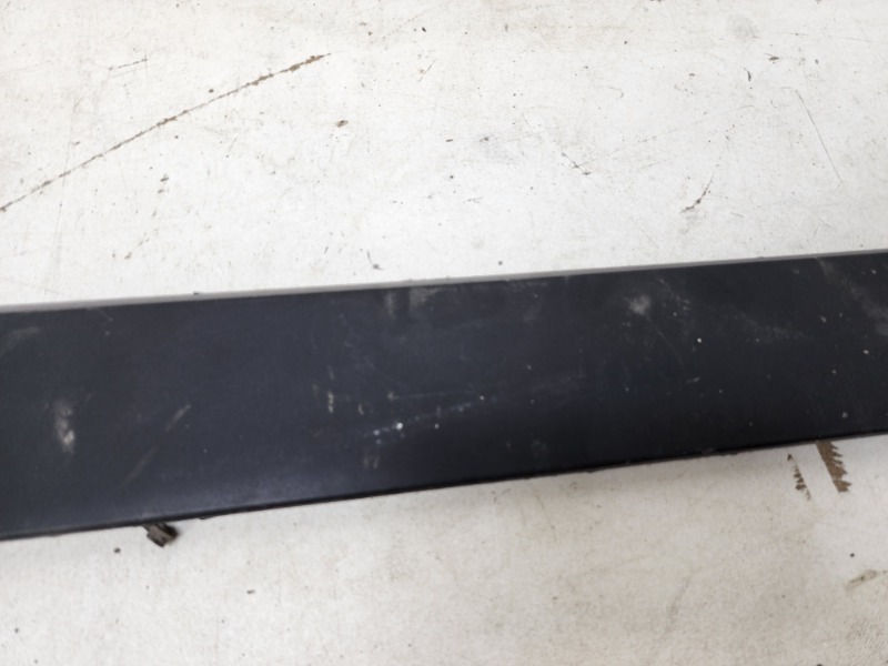 Молдинг заднего бампера правый