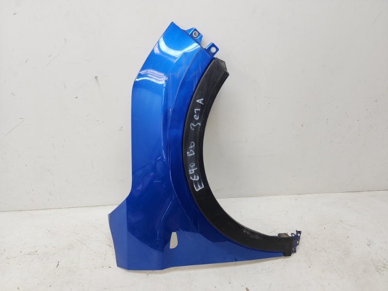 Крыло переднее правое