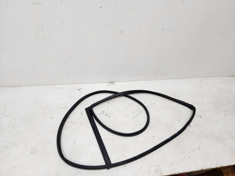 Уплотнитель двери