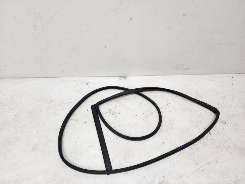 Уплотнитель двери