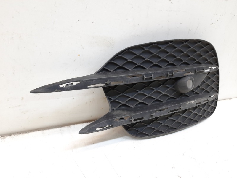 Решетка в бампер левая