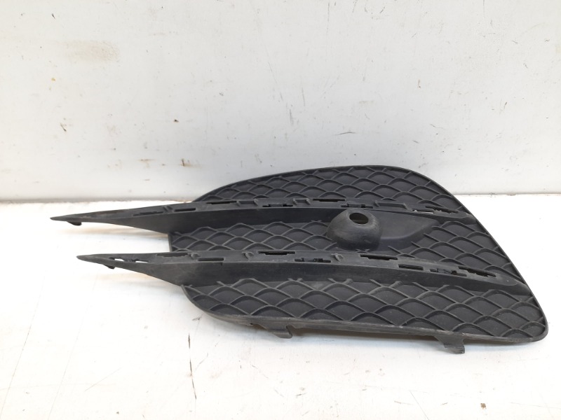 Решетка в бампер левая