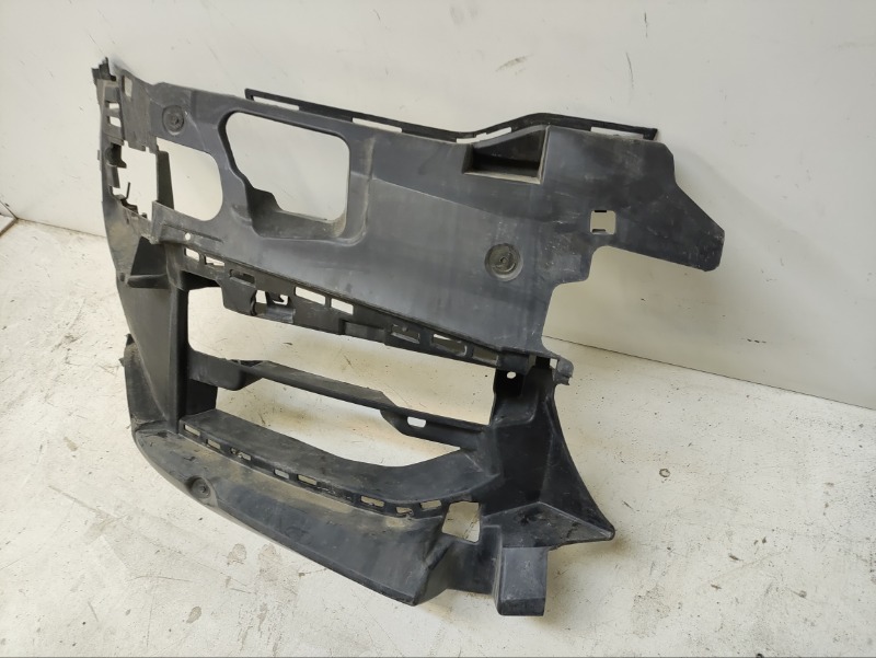 Кронштейн фары противотуманной правой