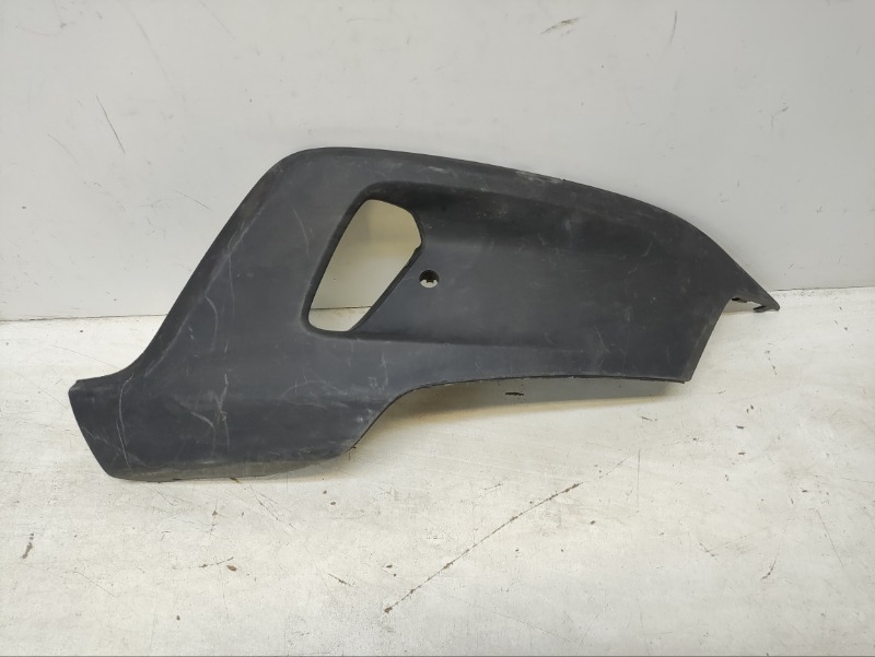 Накладка переднего бампера правая