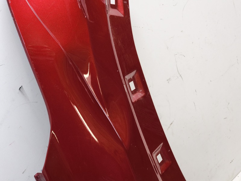 Крыло переднее правое