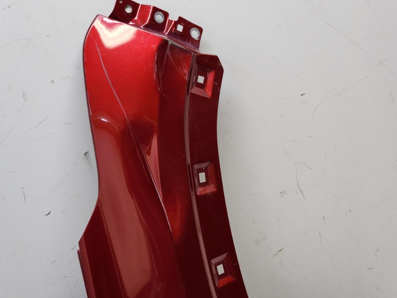 Крыло переднее правое