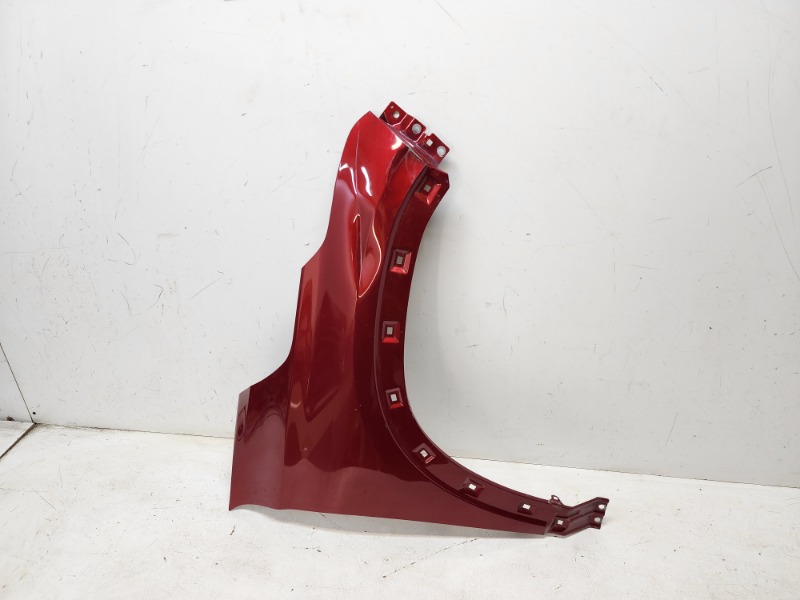 Крыло переднее правое