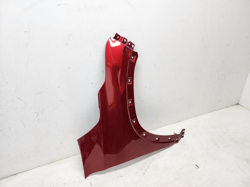 Крыло переднее правое