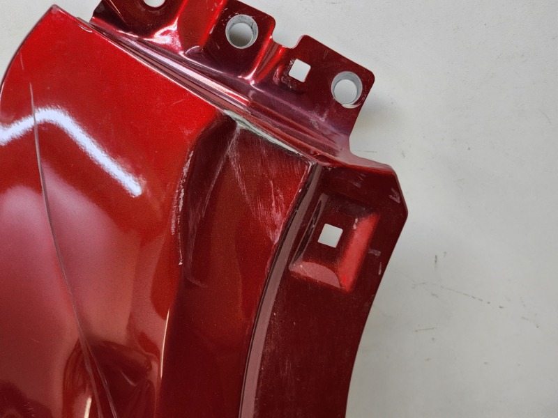 Крыло переднее правое