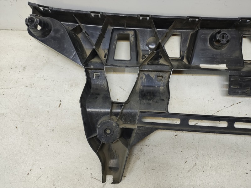 Кронштейн заднего бампера