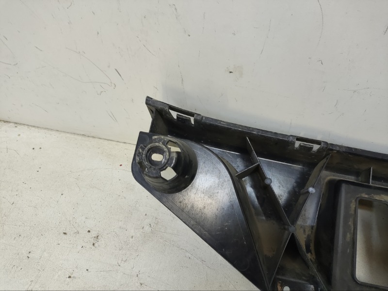 Кронштейн заднего бампера