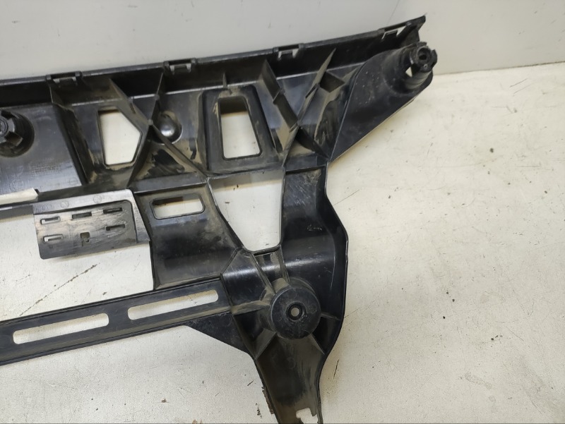 Кронштейн заднего бампера