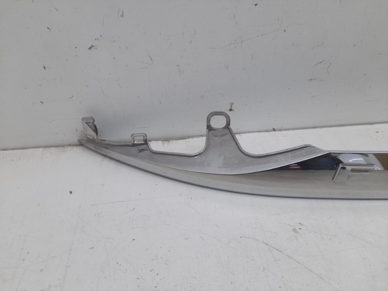 Накладка крышки багажника