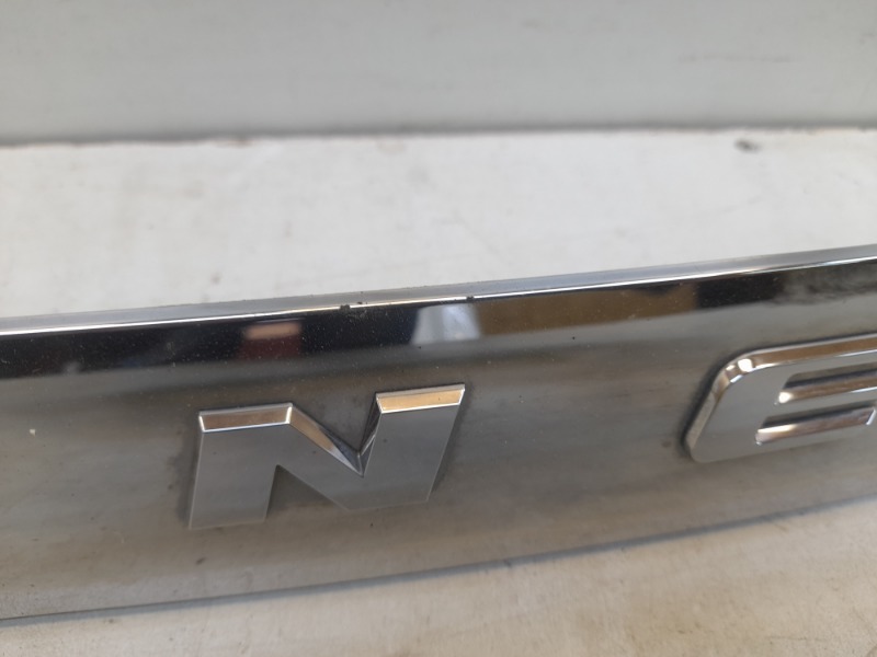 Накладка крышки багажника