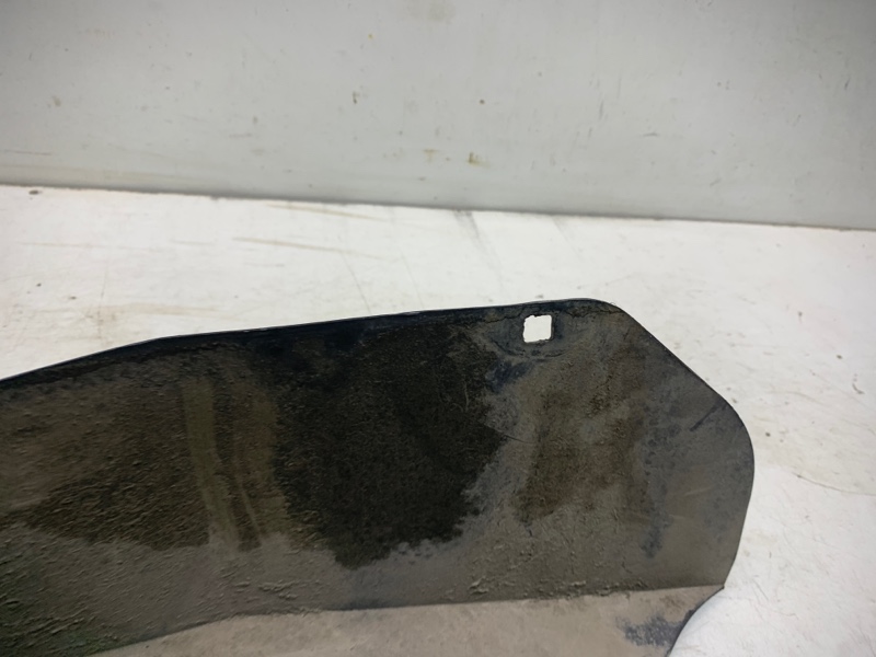 Пыльник двигателя