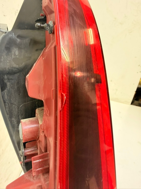 Фонарь задний левый