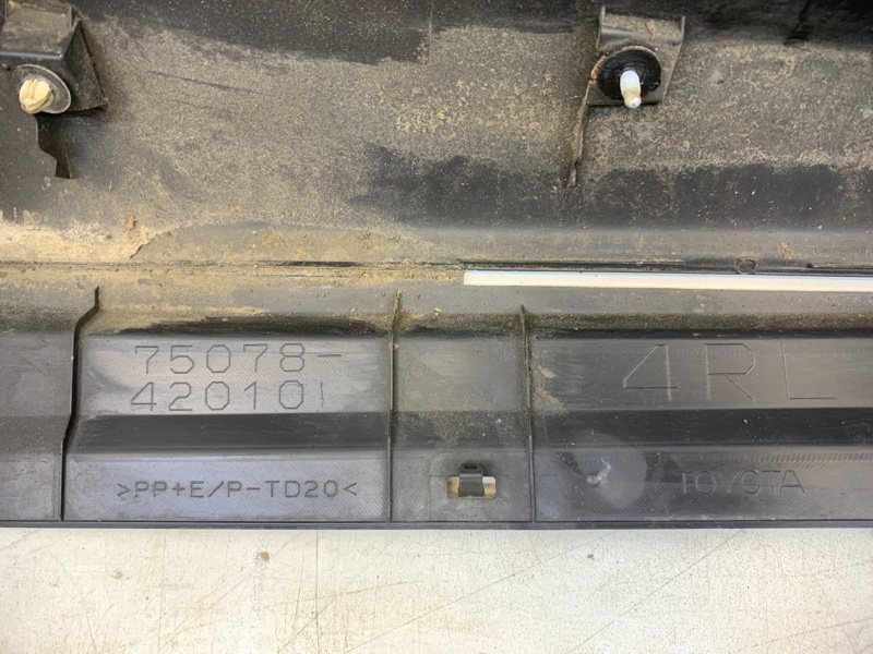 Накладка двери задней левой