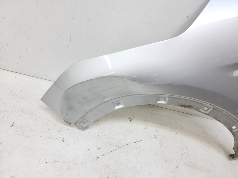 Крыло переднее левое