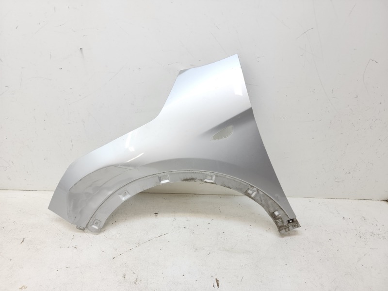 Крыло переднее левое