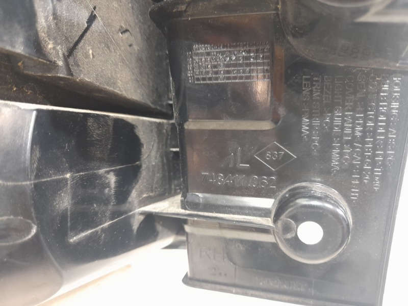 Фонарь задний правый