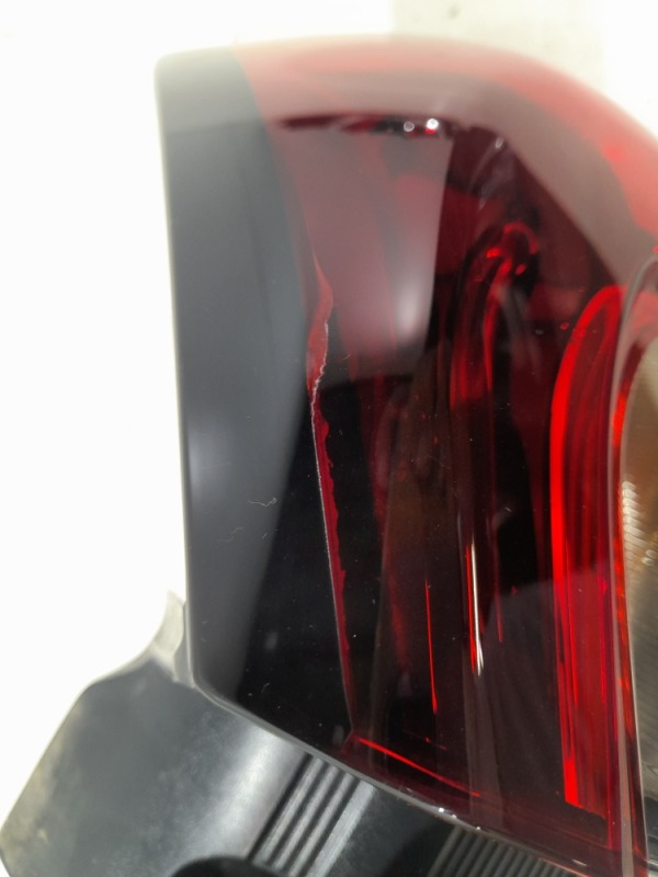 Фонарь задний правый