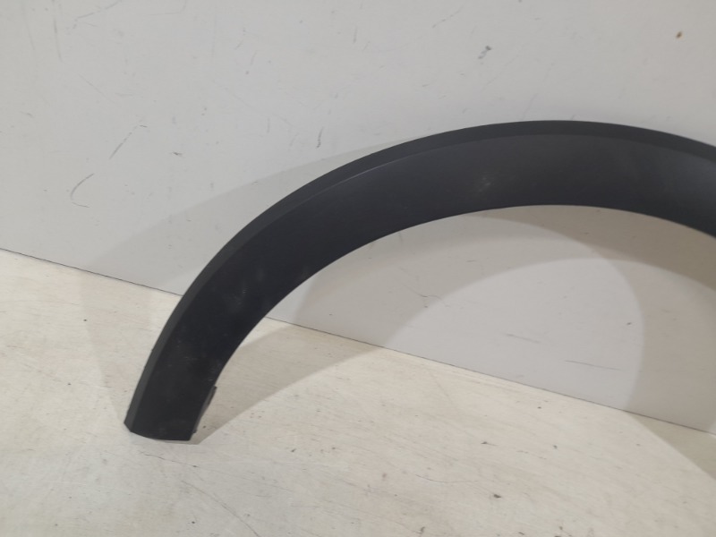 Накладка переднего крыла левого