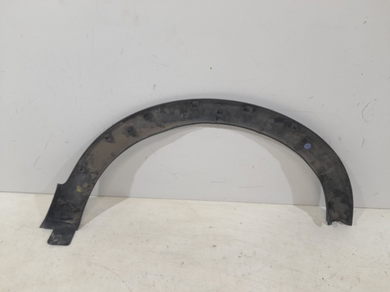 Накладка переднего крыла левого