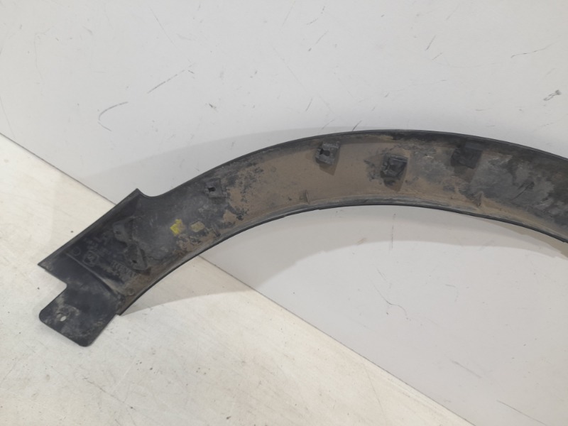 Накладка переднего крыла левого