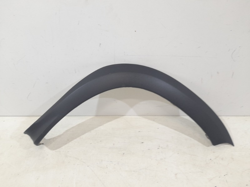 Накладка переднего крыла правого