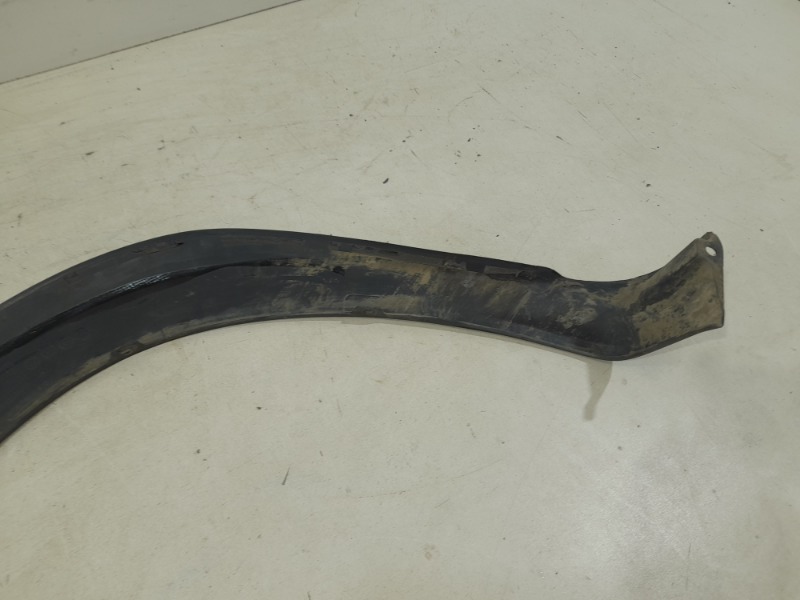 Накладка переднего крыла правого