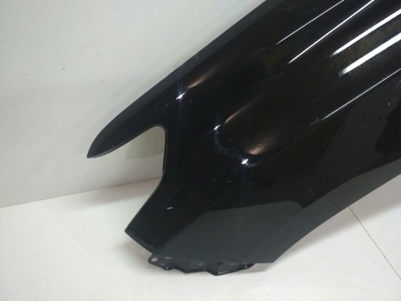 Крыло переднее левое