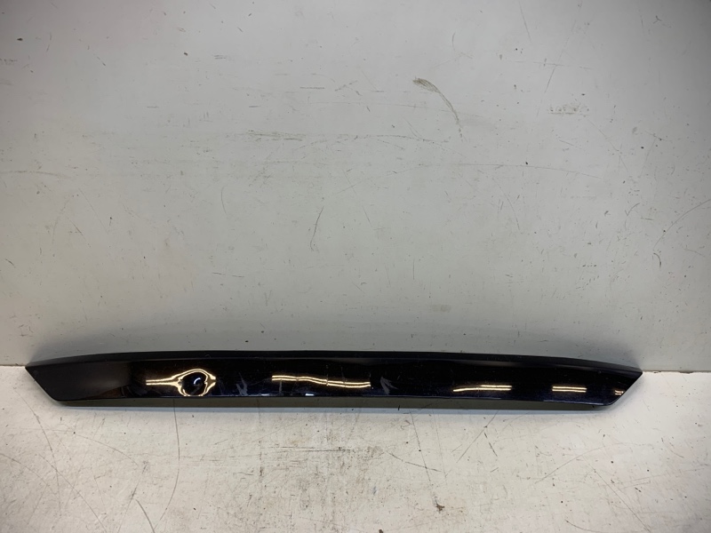 Накладка крышки багажника