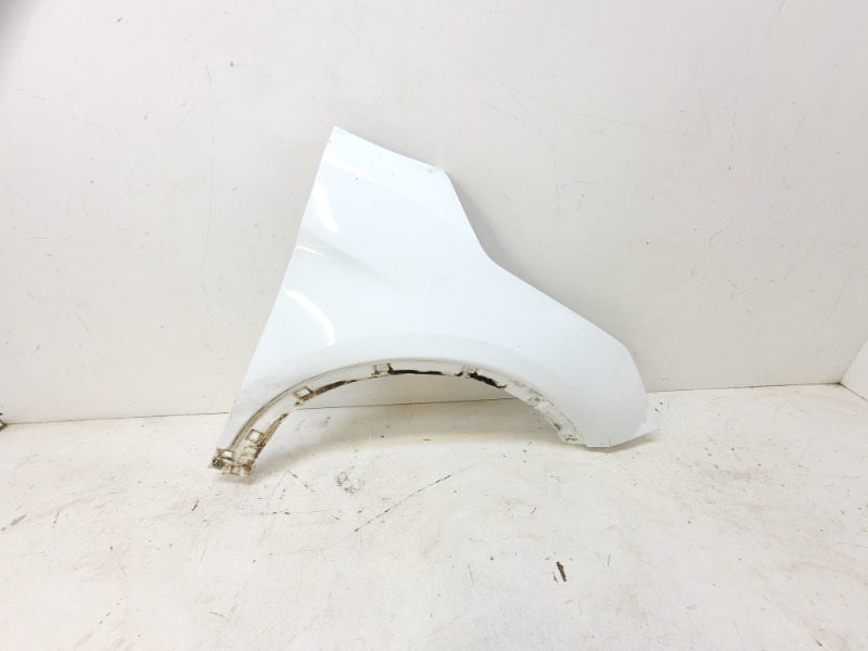 Крыло переднее правое