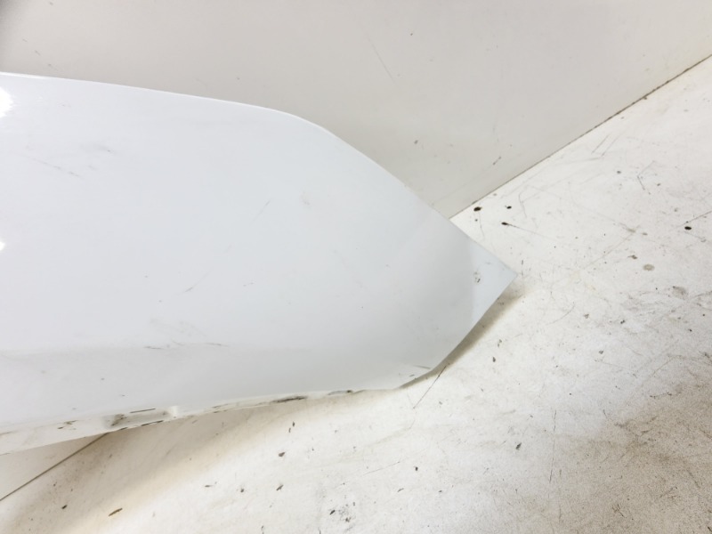 Крыло переднее правое