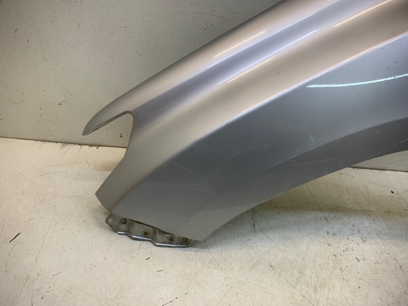 Крыло переднее левое