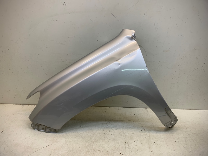 Крыло переднее левое