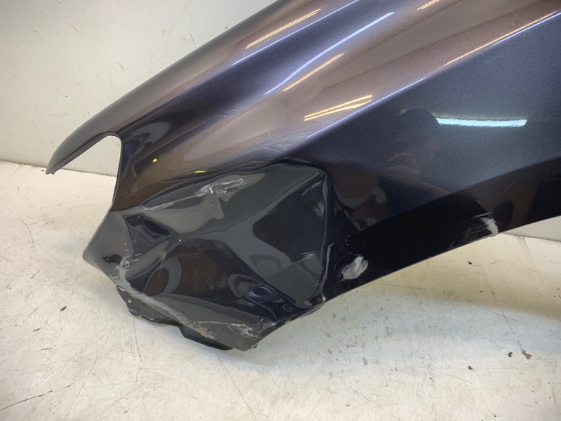 Крыло переднее левое